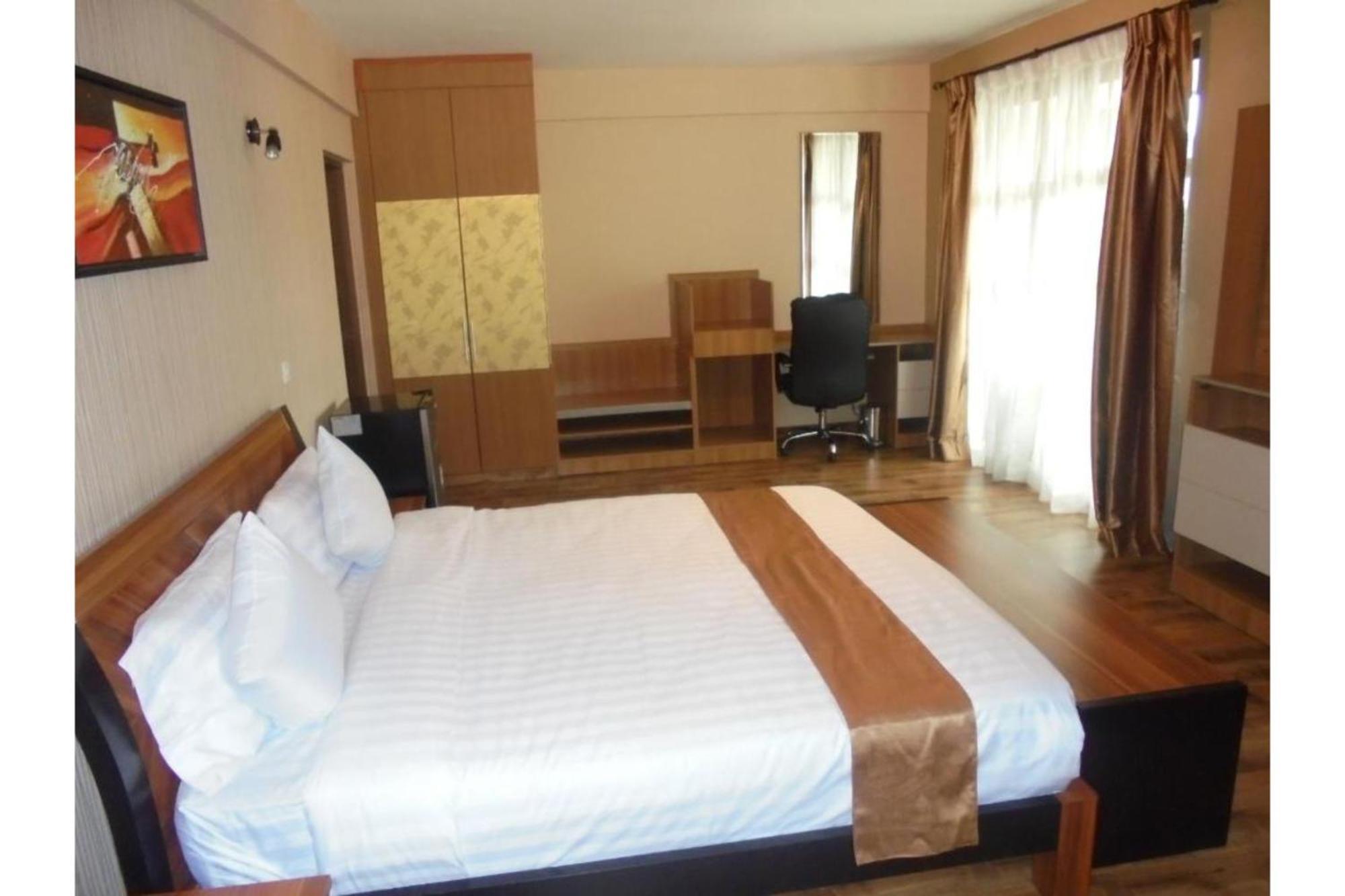 We Hotel & Suites Nairobi Dış mekan fotoğraf