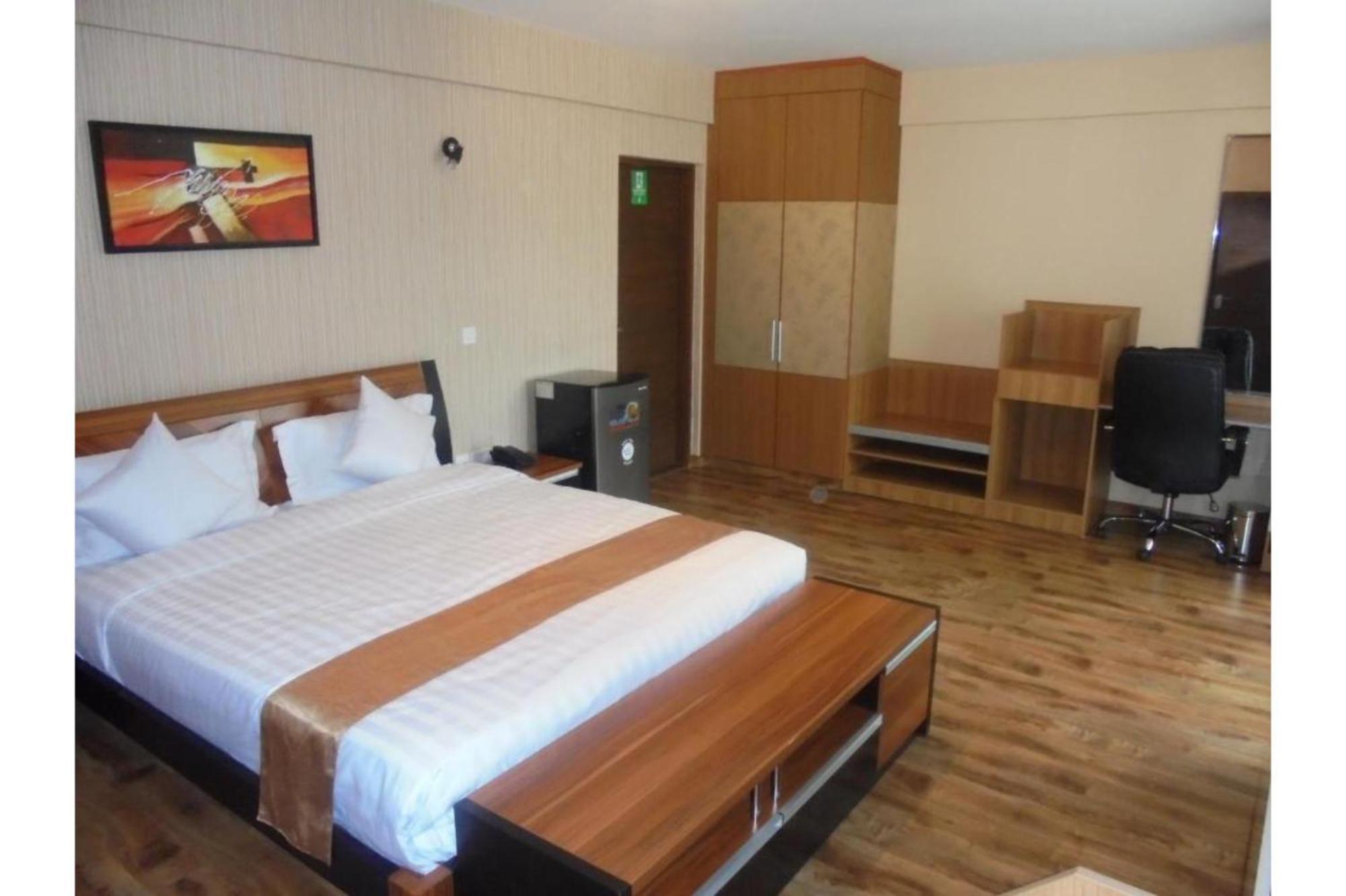 We Hotel & Suites Nairobi Dış mekan fotoğraf