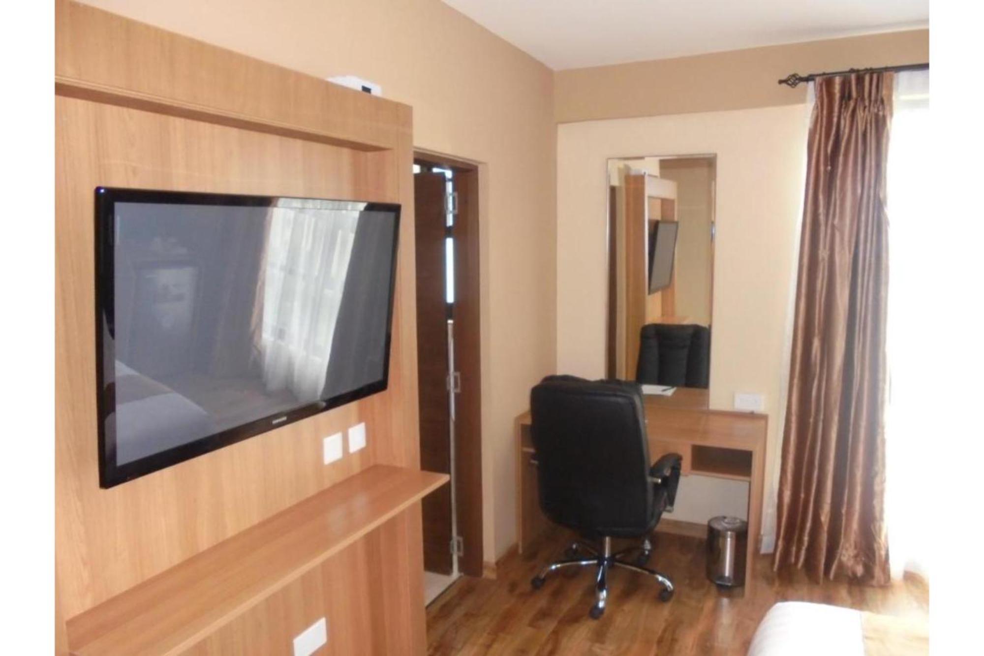 We Hotel & Suites Nairobi Dış mekan fotoğraf