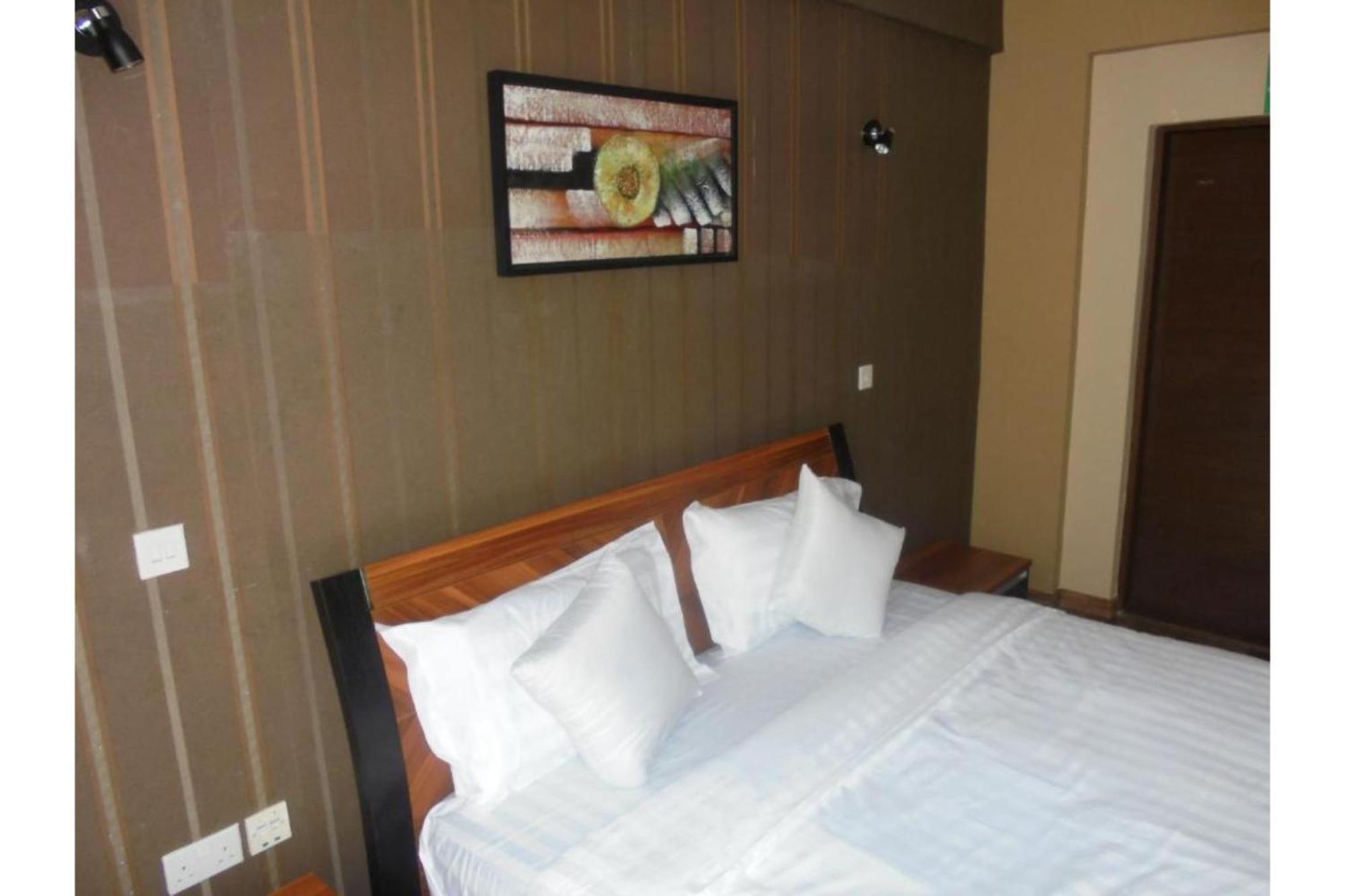 We Hotel & Suites Nairobi Dış mekan fotoğraf