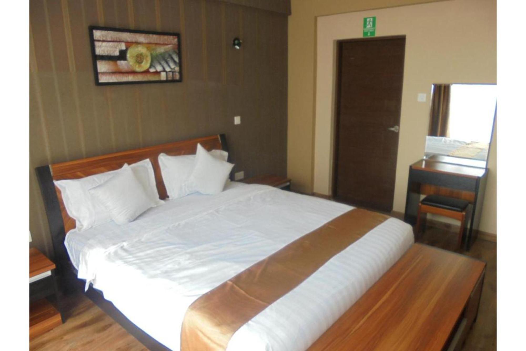 We Hotel & Suites Nairobi Dış mekan fotoğraf